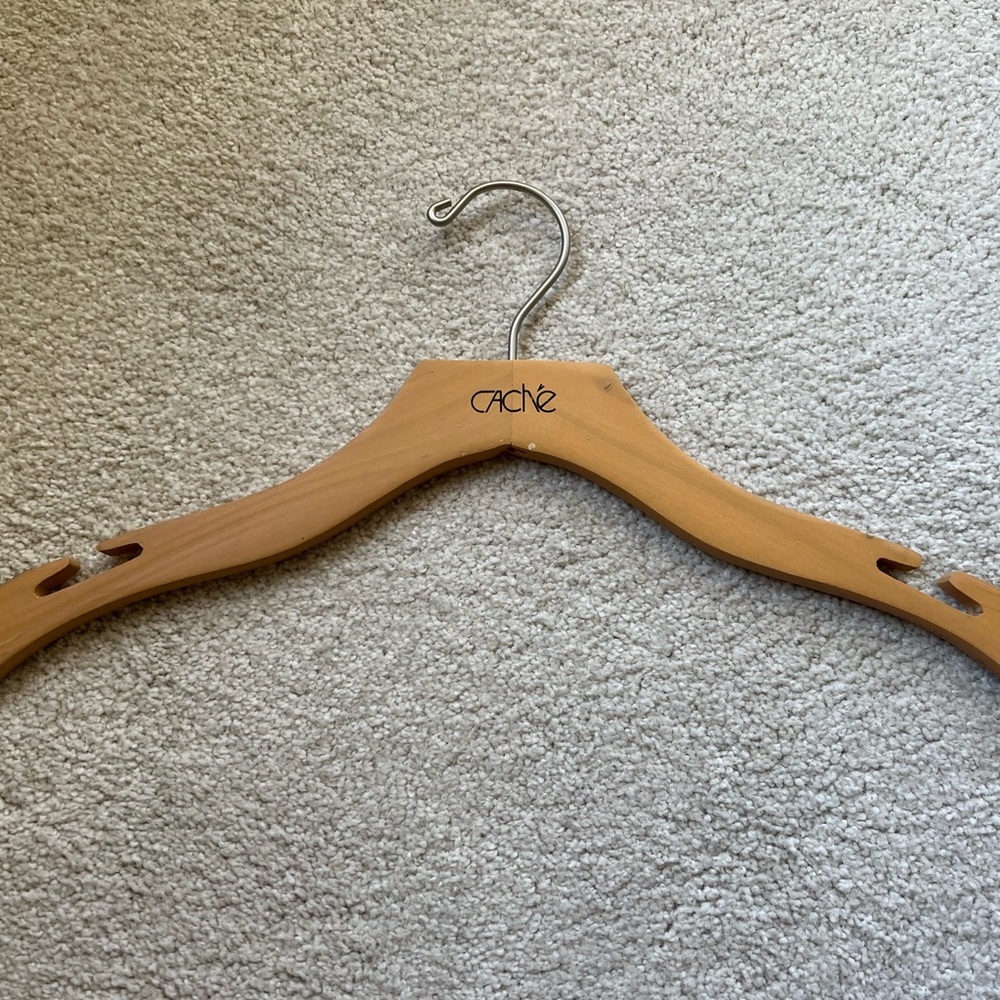 Cache WOODEN Wood Clothes HANGER Shirt Top Jacket Dress Coat Closet Accessory